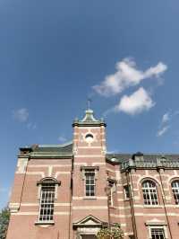 盛岡・岩手銀行赤レンガ館〜レトロな世界観〜