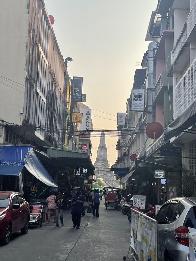 A Royal Day in Wat Pho & The Grand Place