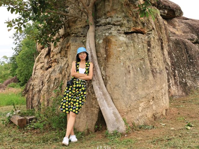 มอหินขาว สโตนเฮ้นจ์เมืองไทย ที่เที่ยวชัยภูมิ