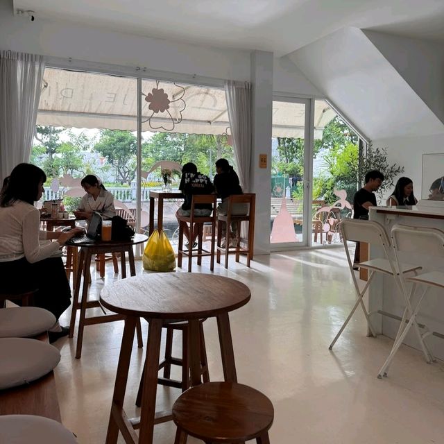 lovely laidback cafe