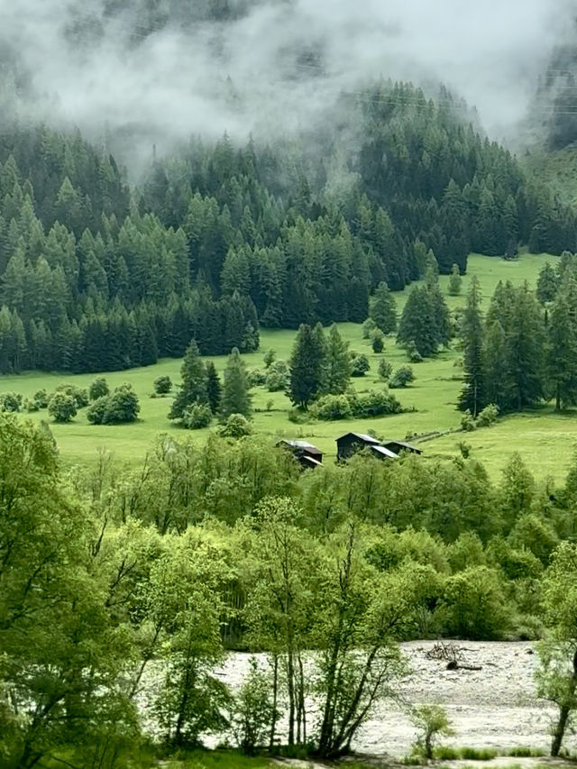 Where the Saas and Matter Valleys Meet – A Hidden Gem with Mountain Drama