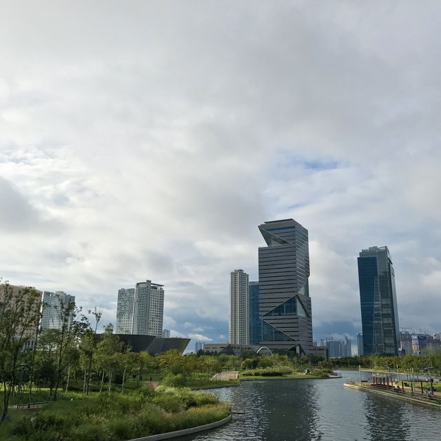 🌇 현대 도시와 전통이 어우러진 송도에서의 산책