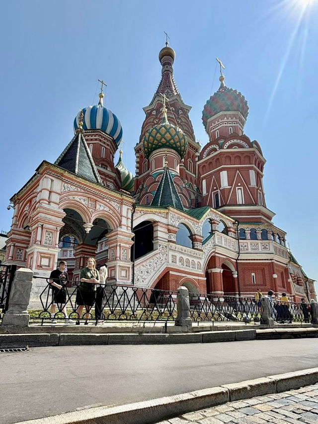 🏙️✨ Summer Weekend in Moscow: Imperial Splendor & Urban Oases
