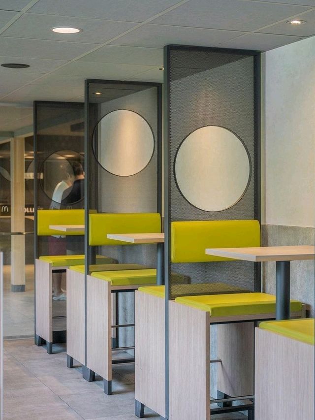 JAPANESE-INSPIRED McDONALD’S OUTLET WITH TERRAPIN POND! 🇯🇵🍔