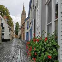 🏰✨ Bruges Summer Guide: A Fairytale Escape with Canals, Chocolate & Cobblestones