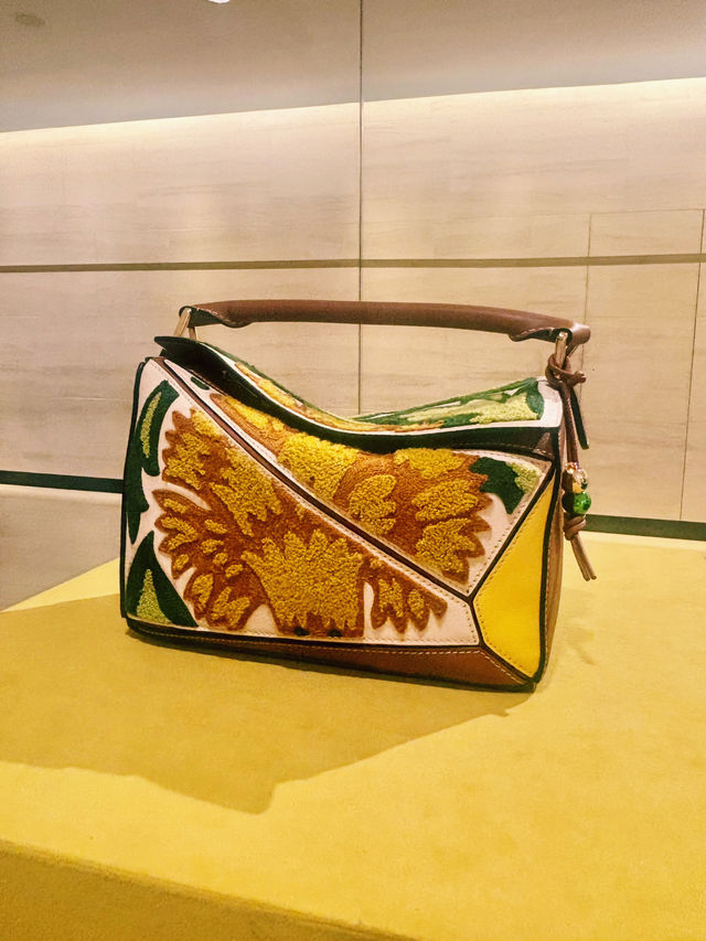 【中環】Loewe「Puzzle 10 re-edition 展覽」：探索設計之美