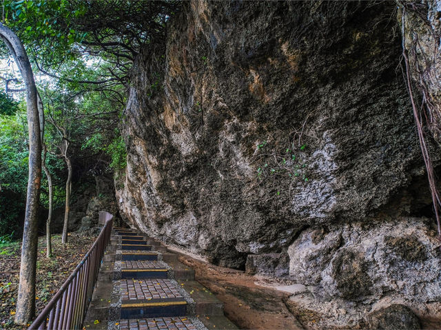 玻璃海、洞穴步道、夕陽平台，小琉球這真的美爆了