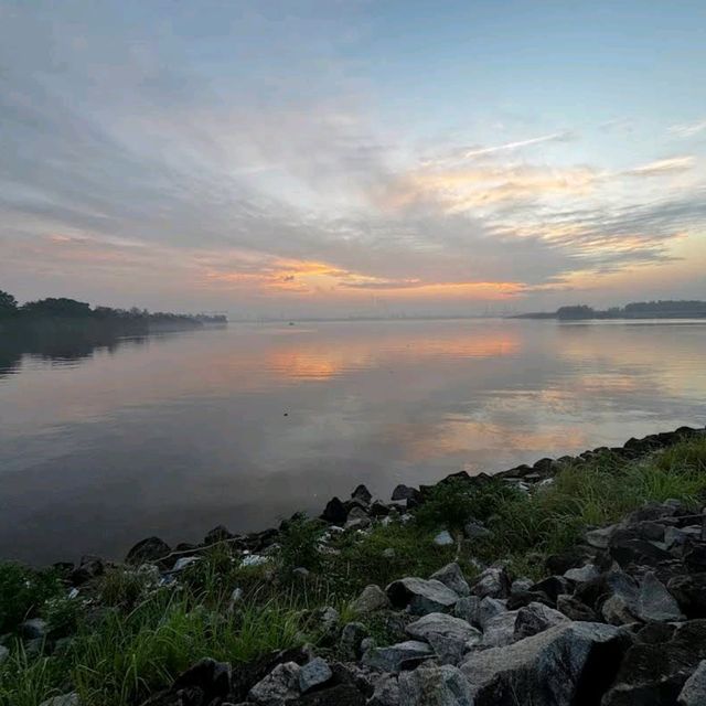Yishun Dam Sunset Spot (Free & peaceful)