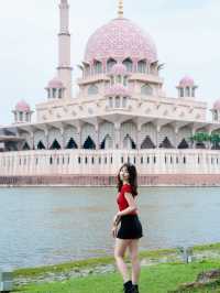 🇲🇾Pink Mosque (Masjid Putra) in Putrajaya,Kuala Lumpur, Malaysia