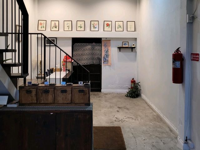 Blue Room: Naptel Changmoi 