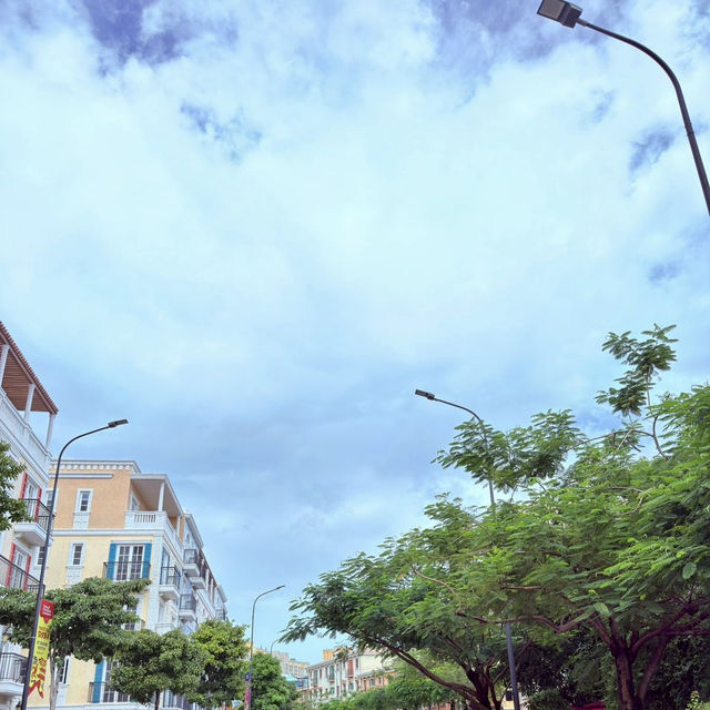 Sunset Town, Phu Quoc – A Calm & Beautiful European-Style Spot 🇻🇳✨