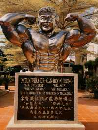 🏋️‍♂️🇲🇾 Father of Bodybuilding Statue – A Hidden Gem in Melaka! 💪🗿