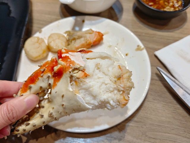 孫太太。私料。慢火鍋-桃園總店 ，帝王蟹吃到飽
