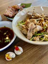 高雄大立百貨A館電影院旁邊（大城老船麵）美食小吃.值得推薦大家
