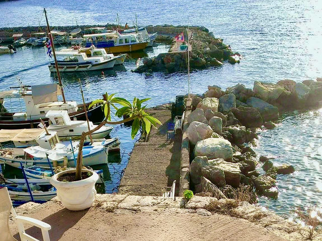 帆船自駕希臘小島逍遙遊～伊茲拉島（Hydra）放空遊