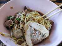 ก๋วยเตี๋ยวร้านเก่าแก่เมืองกรุงเก่า เปิดมากว่า 70ปี