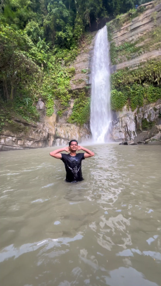 Amazing time in Madhabkunda waterfall