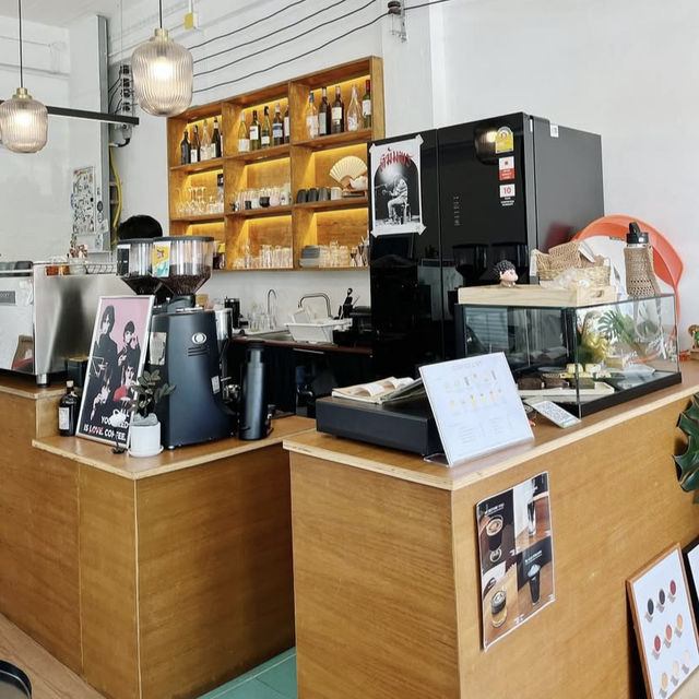 📍 Hide and Sip Coffee 