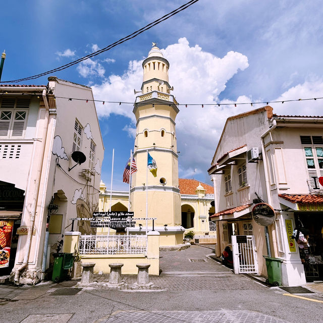 🕌 Solo Cultural Stop: Masjid Melayu Lebuh Aceh – Penang’s Historic Malay Mosque