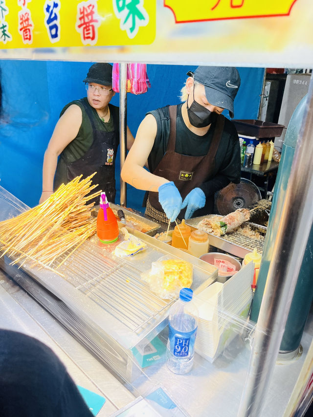🏮 Raohe Street Night Market – A Flavor-Packed Night in Taipei 🌙🍢