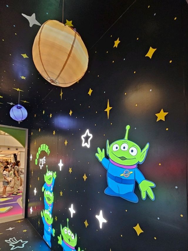 原來Toy Story反斗奇兵已經30周年，快啲去同主角打卡啦！