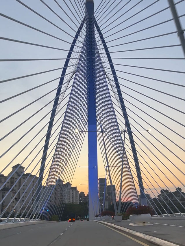 🌅Golden Hour at Seri Gemilang Bridge – Pure Magic
