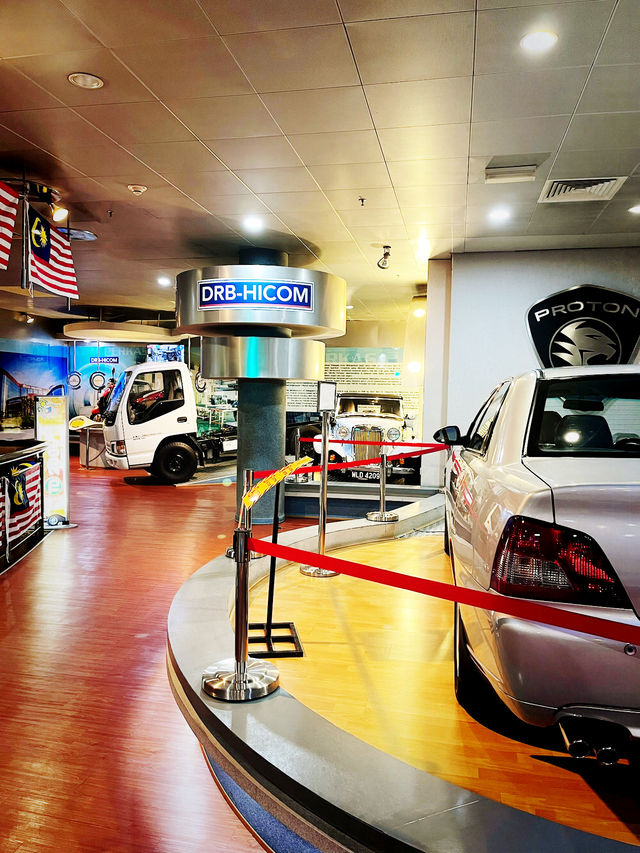 スピードと歴史が交差する場所！セパンの国立自動車博物館でタイムスリップ🚗💨