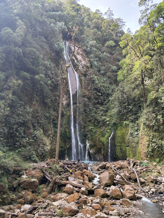 Dua Warna Waterfall-Sibolangit Dua Warna Waterfall-Sibolangit
