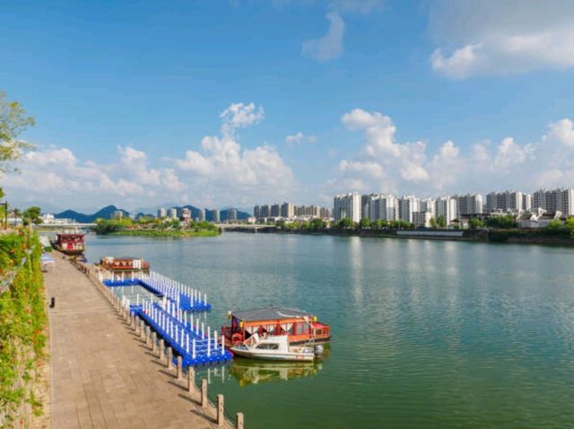 🏞️ 황산: 천상의 산으로 가는 길