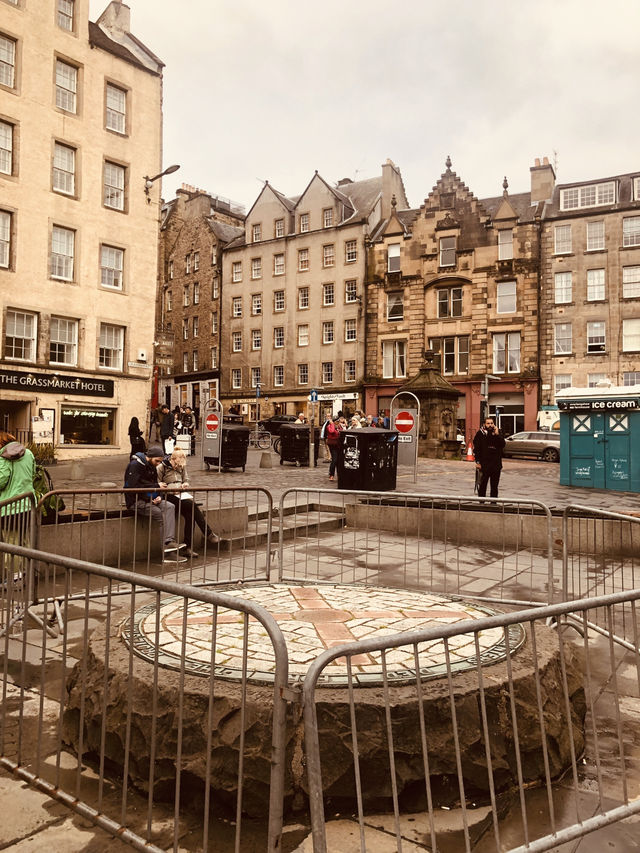 Mystical Mists 🧙 & Medieval Whispers 🏰🪄❤️🔥 Lost in the spell of Edinburgh Mystical Mists 🧙 & Medieval Whispers 🏰🪄❤️🔥 Lost in the spell of Edinburgh
