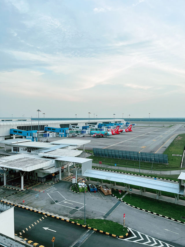 KLIA2: Modern Travel Hub with Style, Speed & Shopping Delights KLIA2: Modern Travel Hub with Style, Speed & Shopping Delights