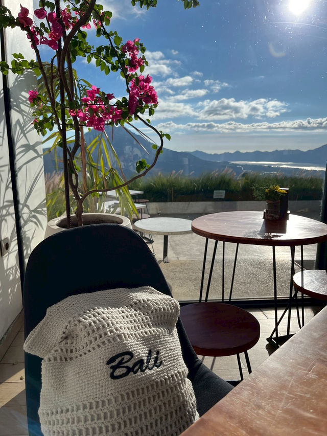 【バリ島/キンタマーニ高原】絶景カフェでモーニング🥞🍴 【バリ島/キンタマーニ高原】絶景カフェでモーニング🥞🍴