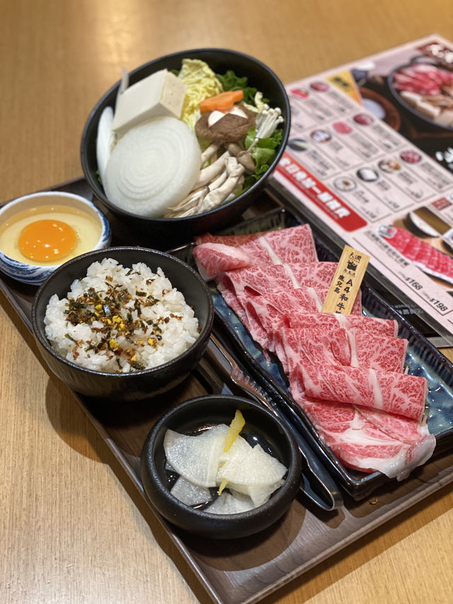 日本和牛壽喜燒。全日免加一。每人再減$10 日本和牛壽喜燒。全日免加一。每人再減$10