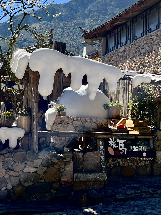 Yuhu Village : Stone Houses & Snow Mountain