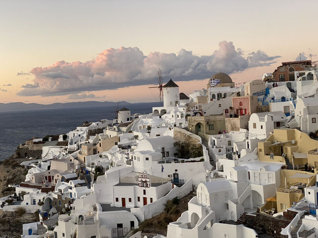 Stunning views of Santorini 🏖️ 🌅 feels like a dream !  Stunning views of Santorini 🏖️ 🌅 feels like a dream !