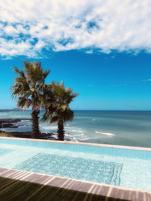 The Infinity Pool Vibe and Coastal Connection