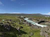 🇮🇸冰島北部必訪奇景｜秋日眾神瀑布Goðafoss打卡攻略🍃❄️