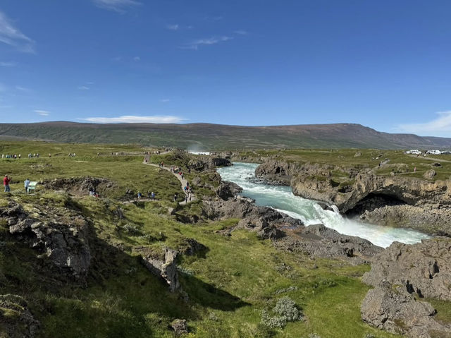 🇮🇸冰島北部必訪奇景｜秋日眾神瀑布Goðafoss打卡攻略🍃❄️