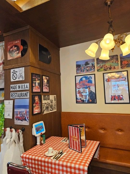 미국 감성 레스토랑에서 미리 크리스마스 🎄 미국 감성 레스토랑에서 미리 크리스마스 🎄