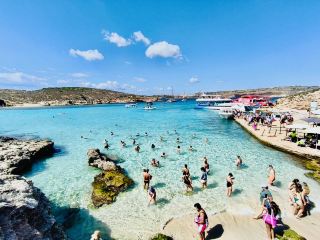 馬爾他｜讓我瞬間愛上Comino的理由 夢幻藍海比照片還震撼