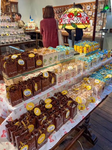 色とりどりで甘い音色を奏でるオルゴール、小樽オルゴール堂 本館