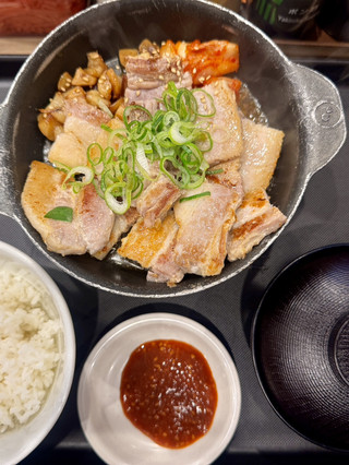 松屋 平價餐廳 24小時營業。
