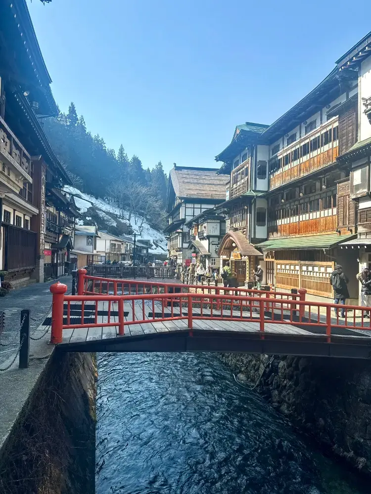 銀山溫泉《千與千尋》童話境界。