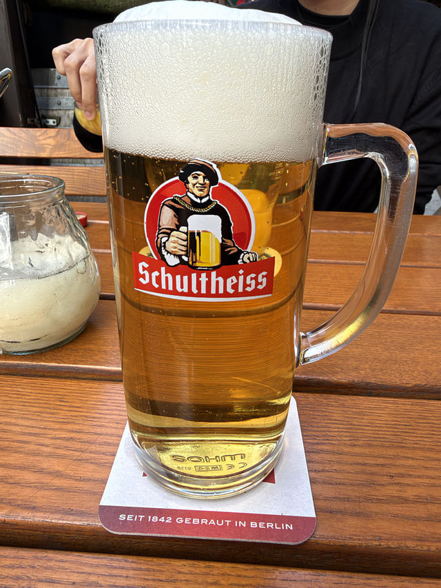 歴史風情とアートが紡ぐ街、ベルリンへ!心躍る散策と本場ビールで乾杯🍺✨