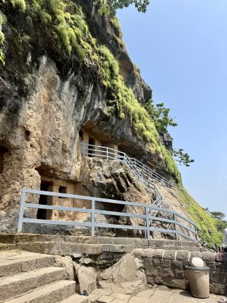 📍 Experience the sacred cave of Lord Ganesha, "Shree Girijaatmaja Ganapati," in Pune, India.
