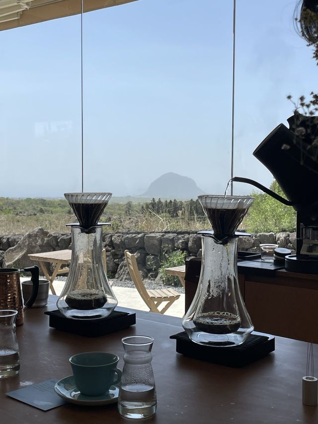 서귀포 분위기는 여기가 최고 , 산방산 뷰 카페 위이