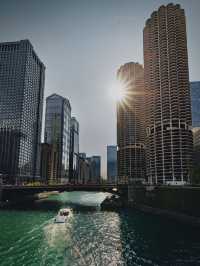 🌊✨ Chicago Riverwalk: A Waterfront Wonderland ✨🌊