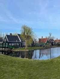A Picturesque Journey Through Dutch Heritage 🌿🏡