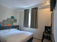 “Clean Comfort in the Heart of Geylang”