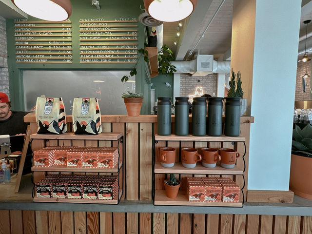 🇨🇦동화마을 속 로스터리 감성카페‘Smoking gun coffee roasters’